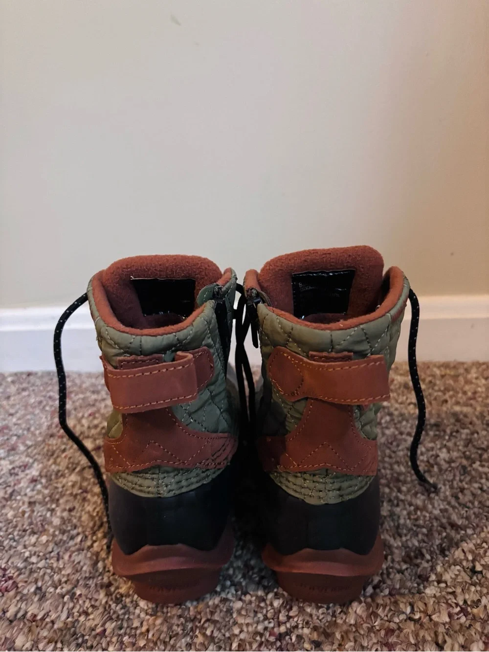 Wolverine Women's Torrent Quilted Duck Boots Green Black Waterproof Size 8.5